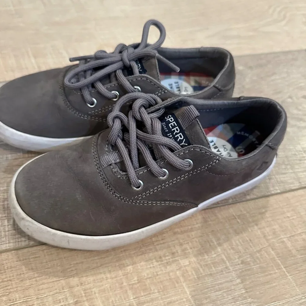 SPERRY BOYS LACE UP GRAY SHOES SIZE 12.5